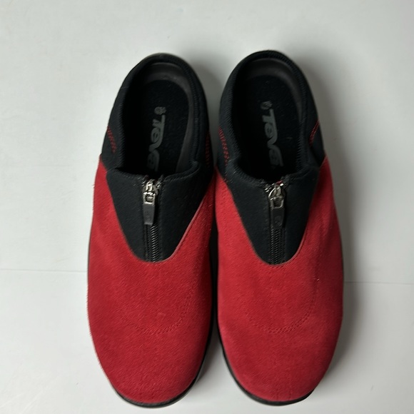 Teva slip on mule red black size 9 - Picture 2 of 7